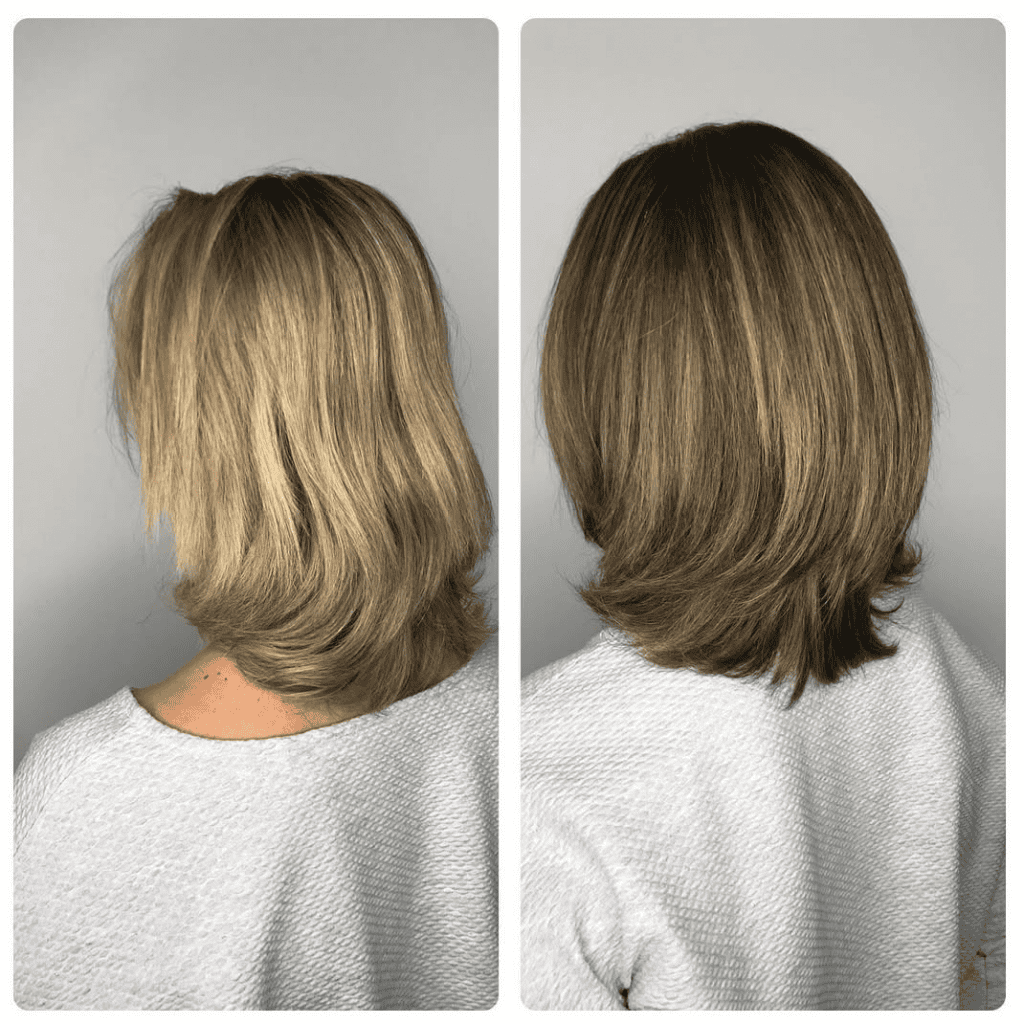 Ein vorher/nachher Bild von einer weiblichen Kundin von hinten mit mittellangem Haar, von einer hellen Blondierung zu zurück zum Naturblond.